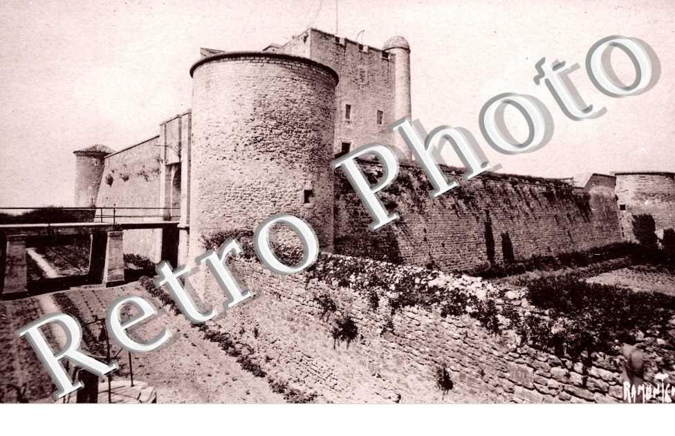 Vieux Chateau d&#039;Aunis et Saintonge