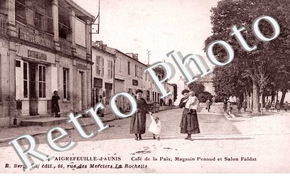 cafe de la Paix, magasin Penaud et salon Faldat