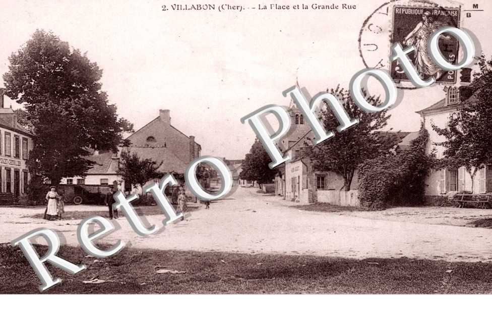 La place et la grande rue