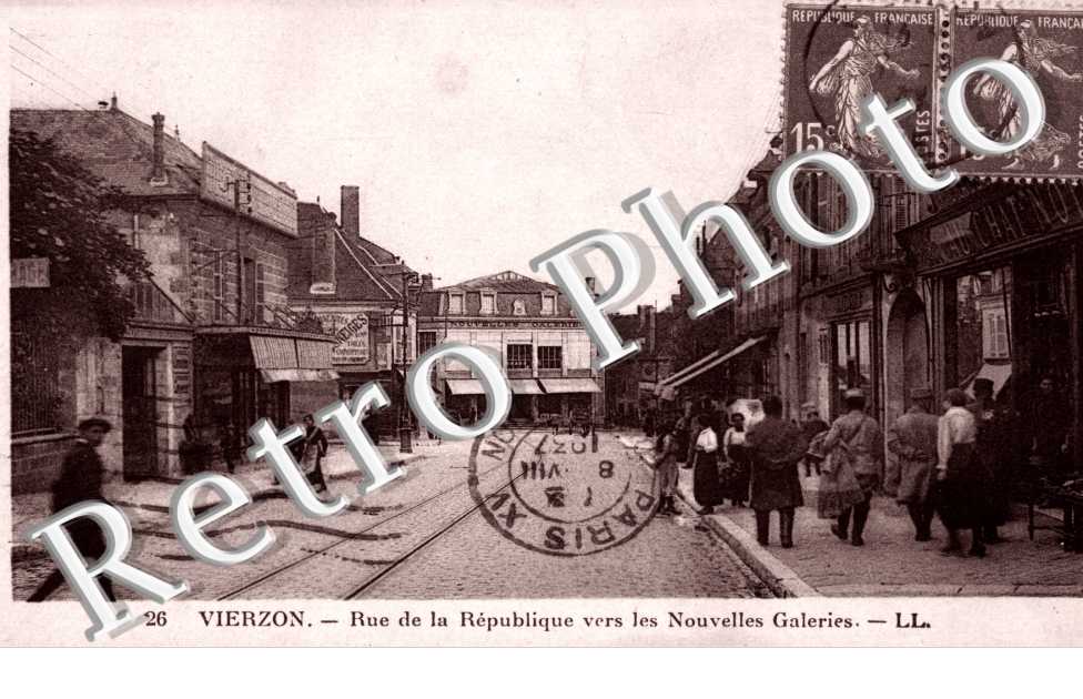 Rue de la Republique vers les nouvelles Galeries