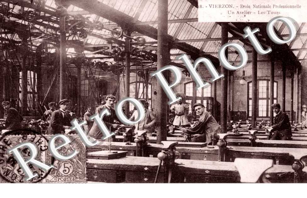 Ecole Nationale Professionnelle - un atelier - les tours