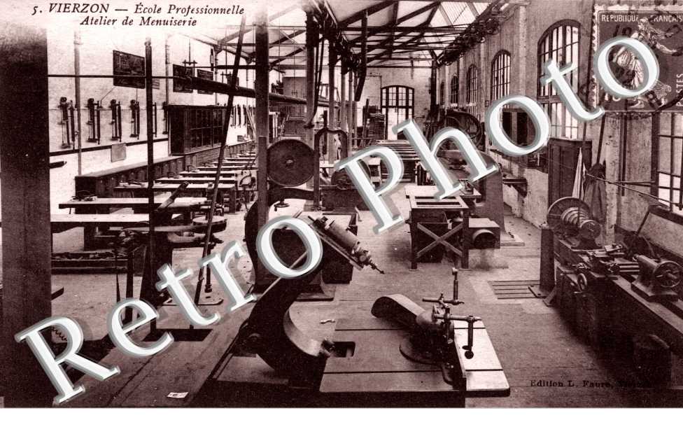 Ecole Nationale Professionnelle - Atelier de menuisereie