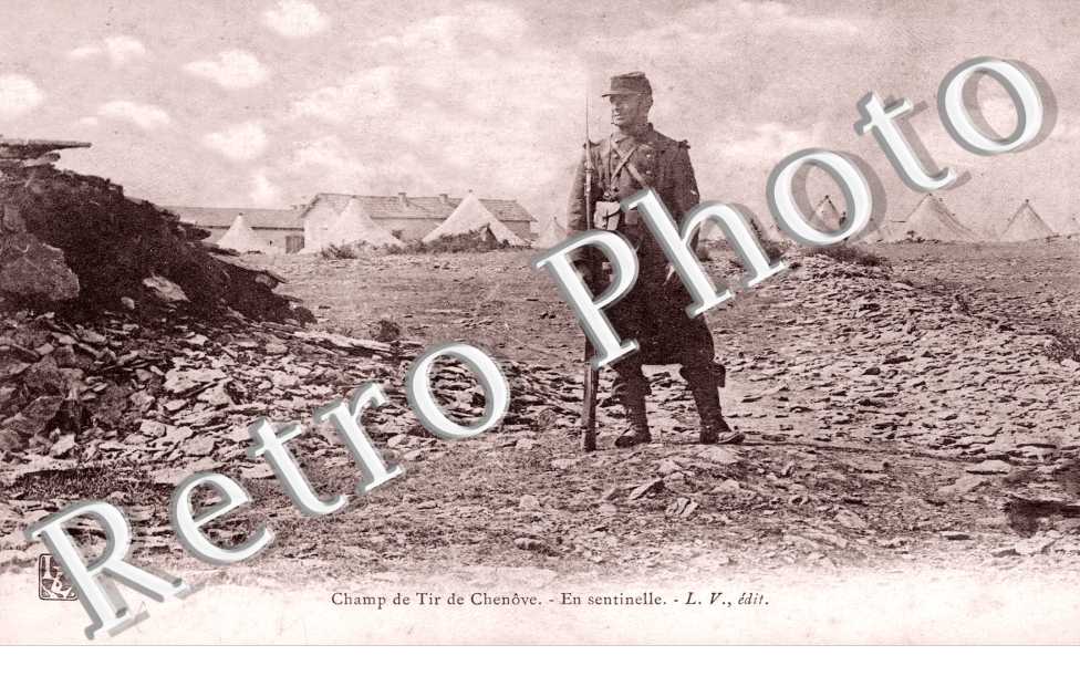 Le Champ de Tir, En Sentinelle