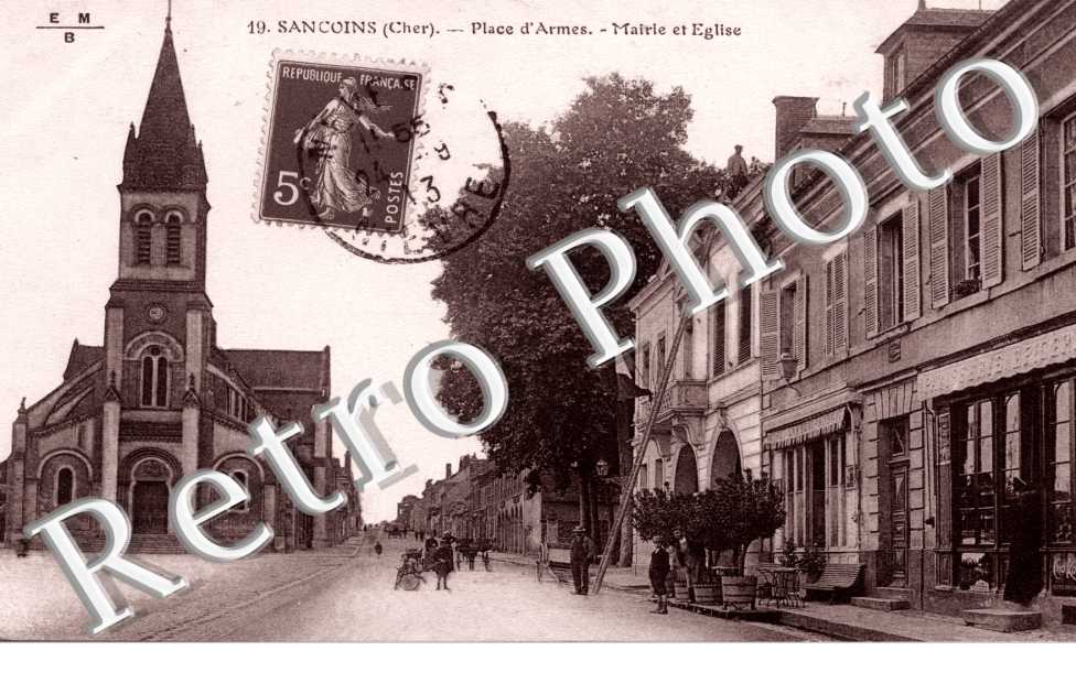 Place d&#039;Armes Mairie et eglise