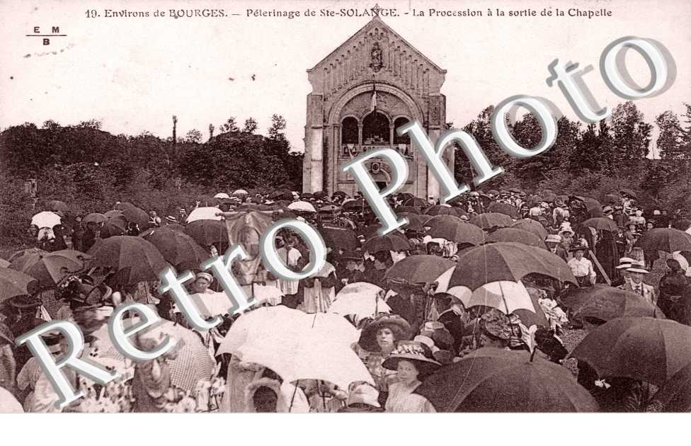 Le Pelerinage, Procession a la sortie de la Chapelle