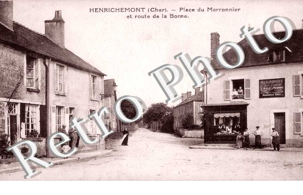 Place du Marronnier et Route de la Borne