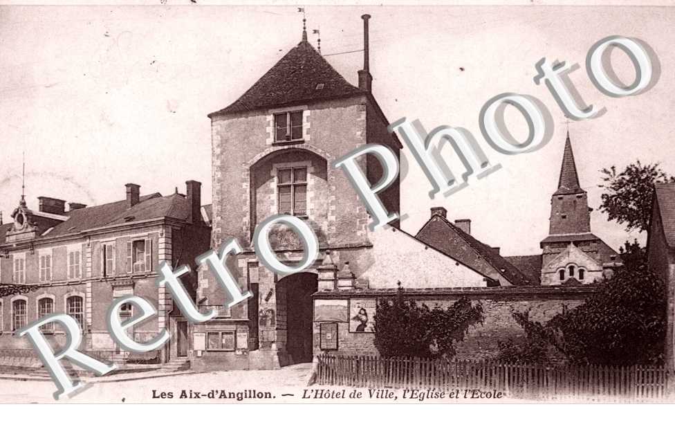 Hotel de Ville, L&#039;Eglise et l&#039;Ecole