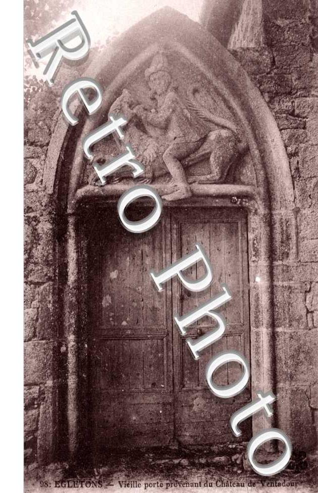 vielle porte du chateau de Ventadour