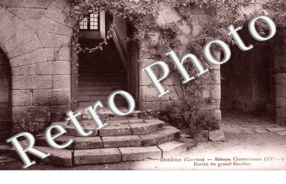 Abbaye Cistercienne - Entree du Grand Escalier