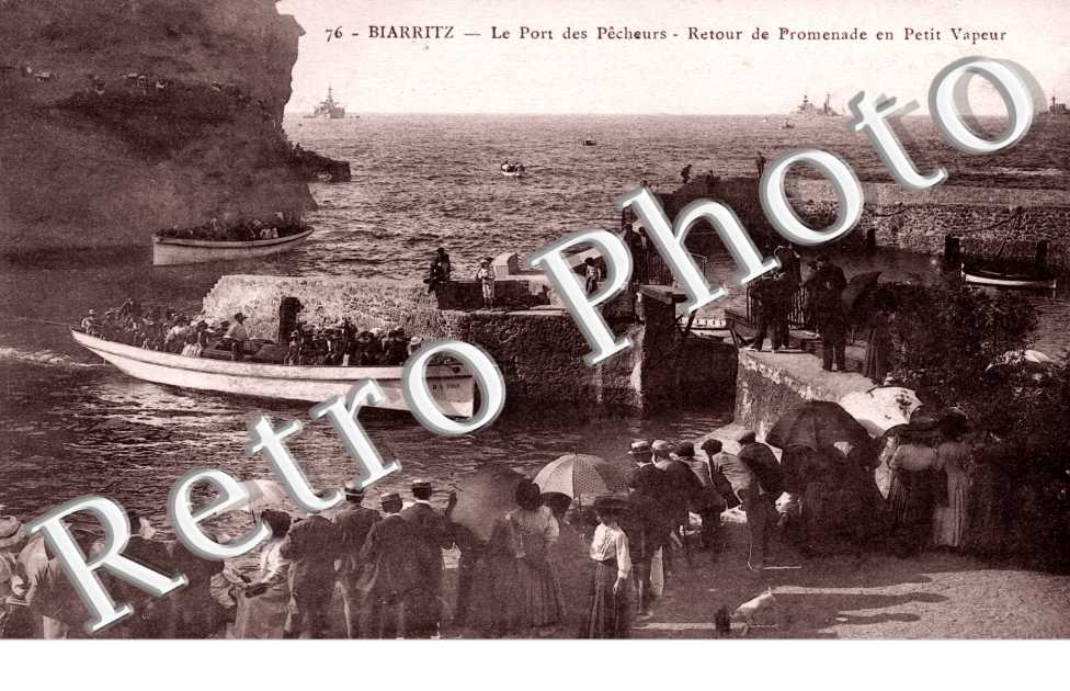 le port des pecheurs Retour de promenade en petit vapeur