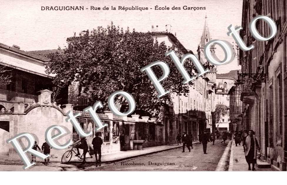 Rue de la Republiqe et Ecole des Garcons