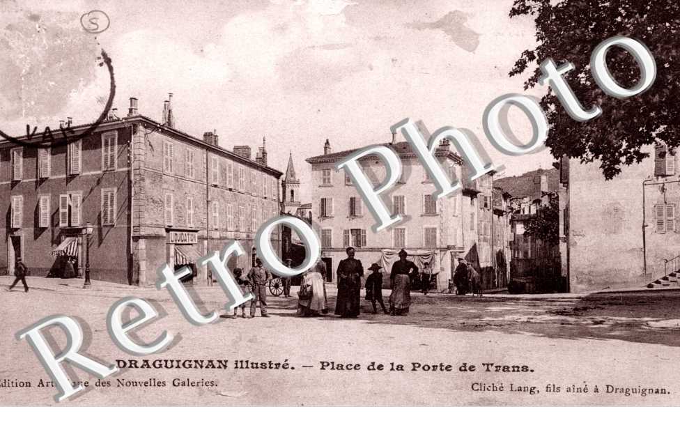 Place de la Porte de Trans