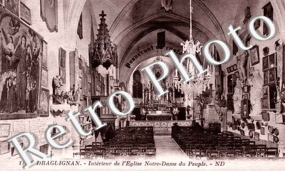 Interieur de l&#039;Eglise Notre Dame du Peuple