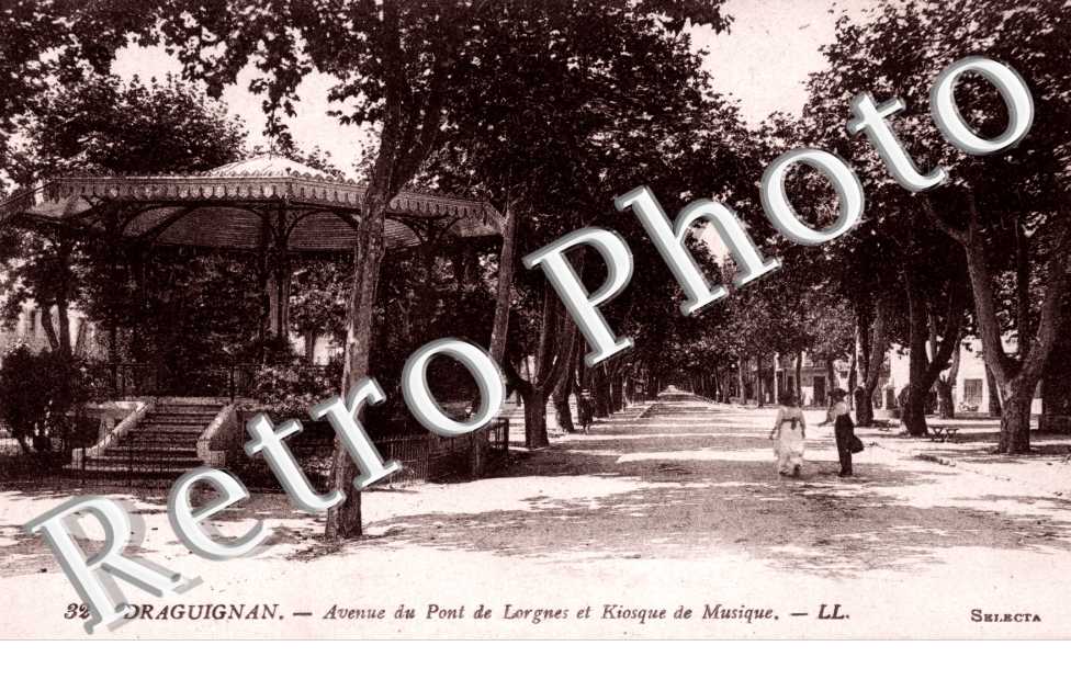 Avenue du Pont de Lorgnes et le Kiosque a Musique