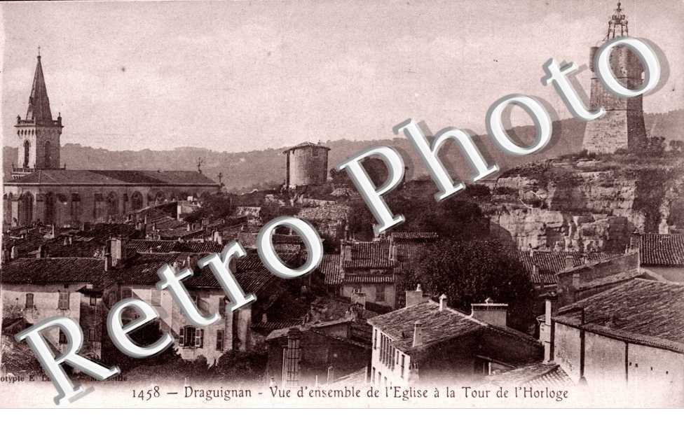vue d&#039;ensemble de l&#039;eglise et de la tour de l&#039;horloge