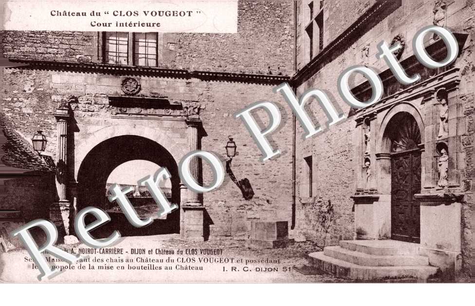 Chateau du Clos Vougeot - Cour Interieure