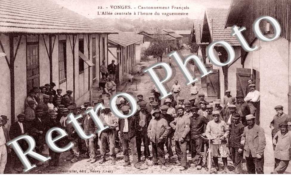 cantonnement francais, l&#039;allee centrale a l&#039;heure du vaguemestre