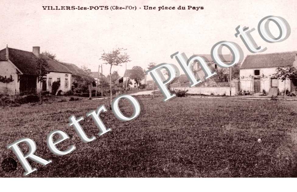 Une place du pays