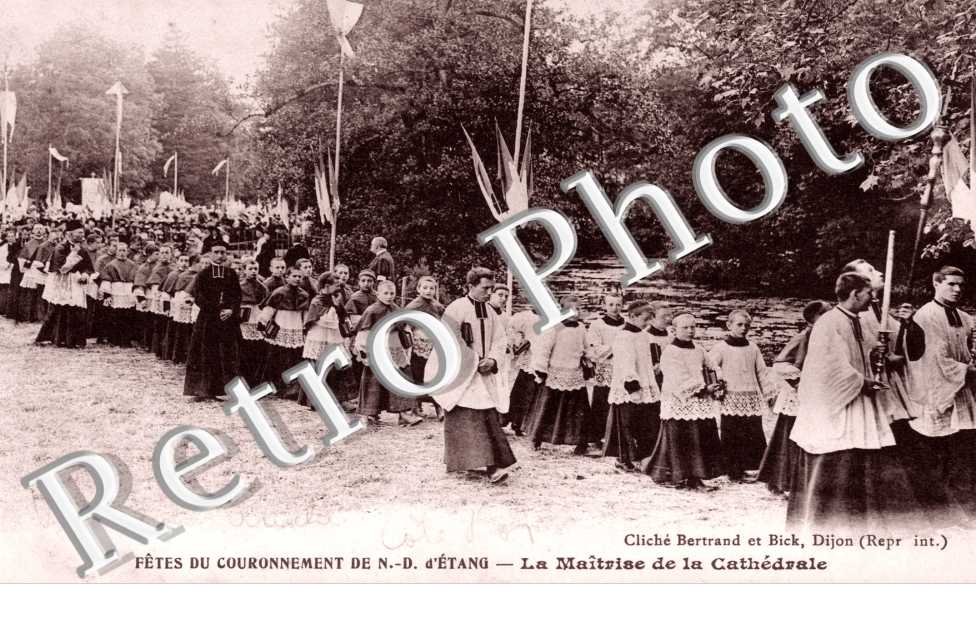 Procession du Pelerinage de Notre Dame d'Etang, la Maitrise de la Cathedrale