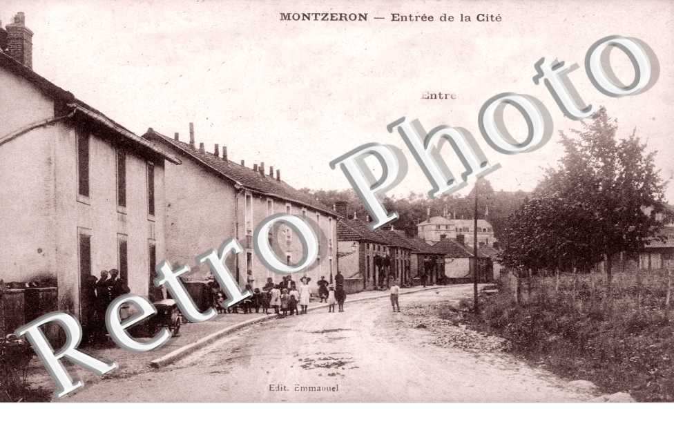 MONTZERON - Entree de la Cite