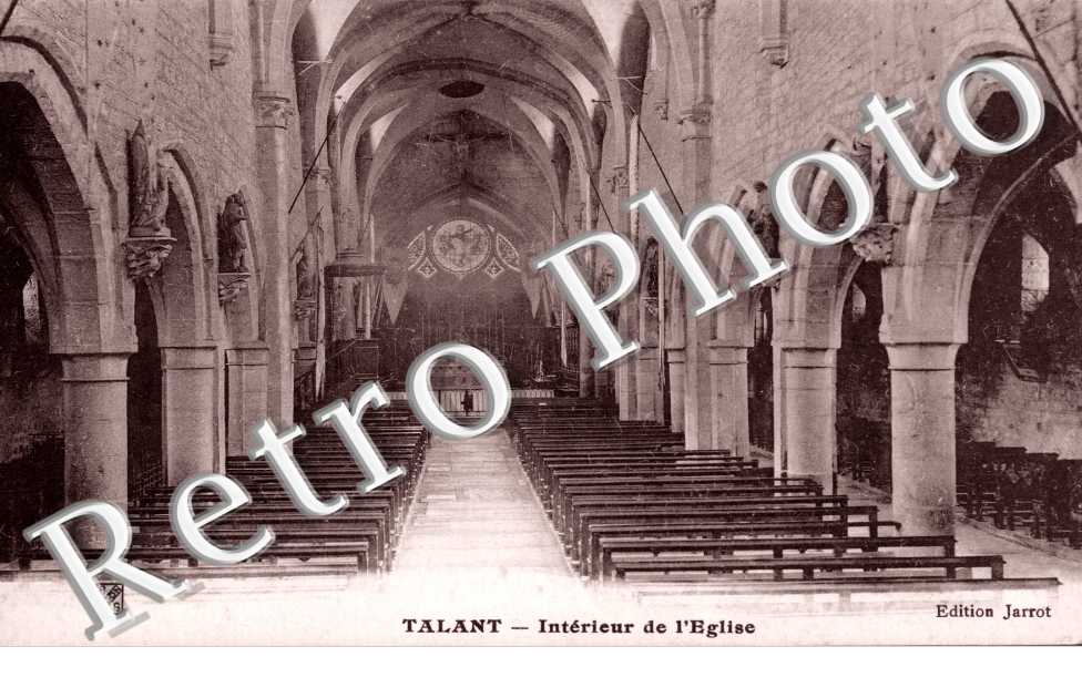 Interieur de l'eglise
