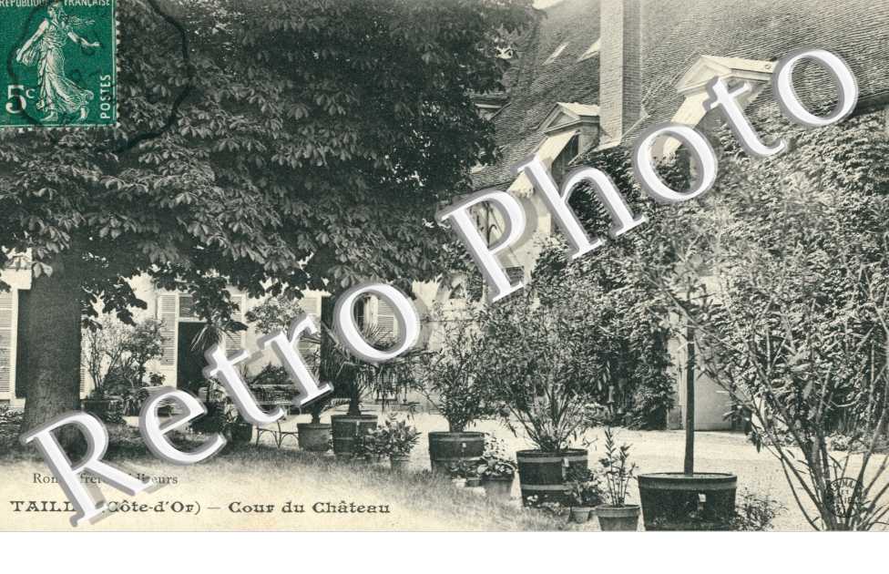 Cour du Chateau