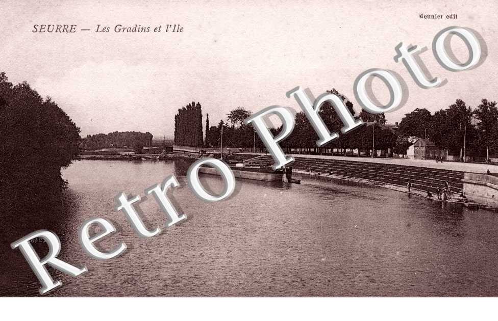 les gradins et l'ile 