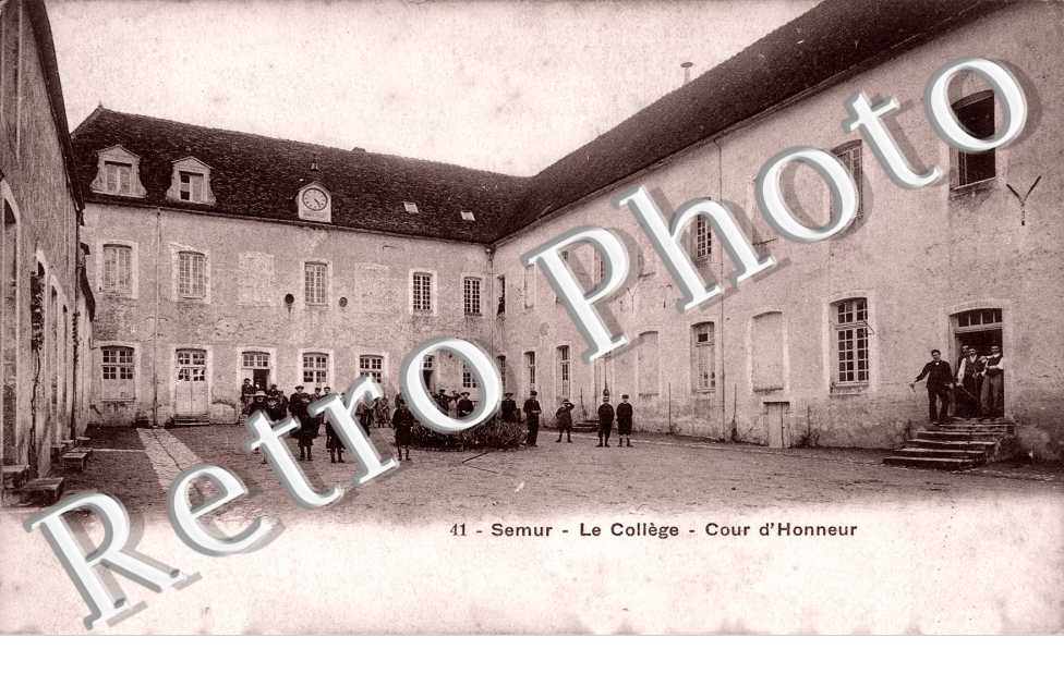 Le college - cour d'honneur