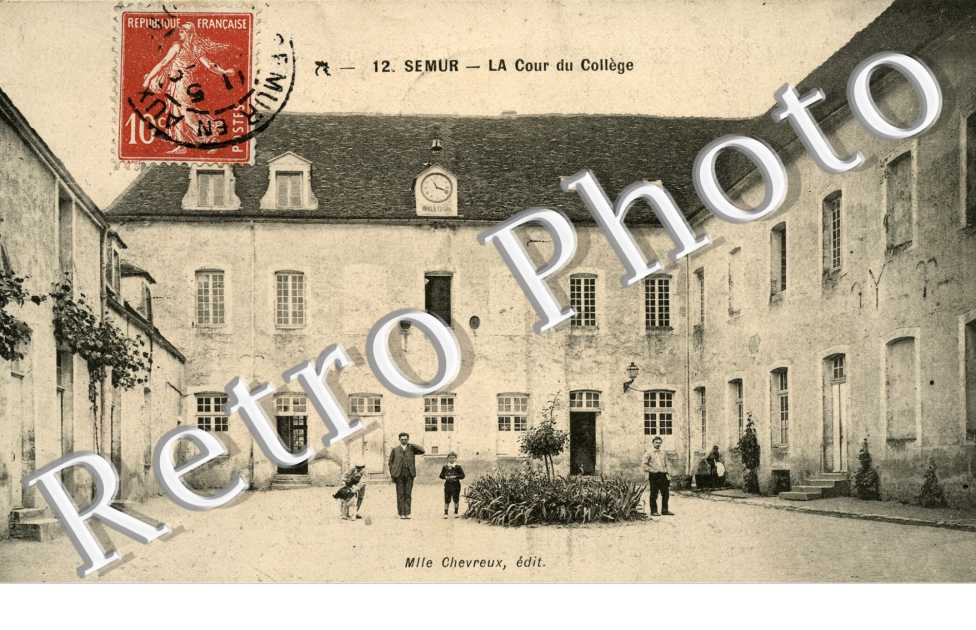 la cour du College