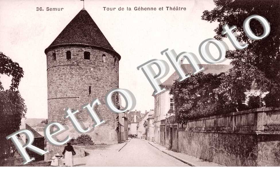 Tour de la Gehenne et Theatre