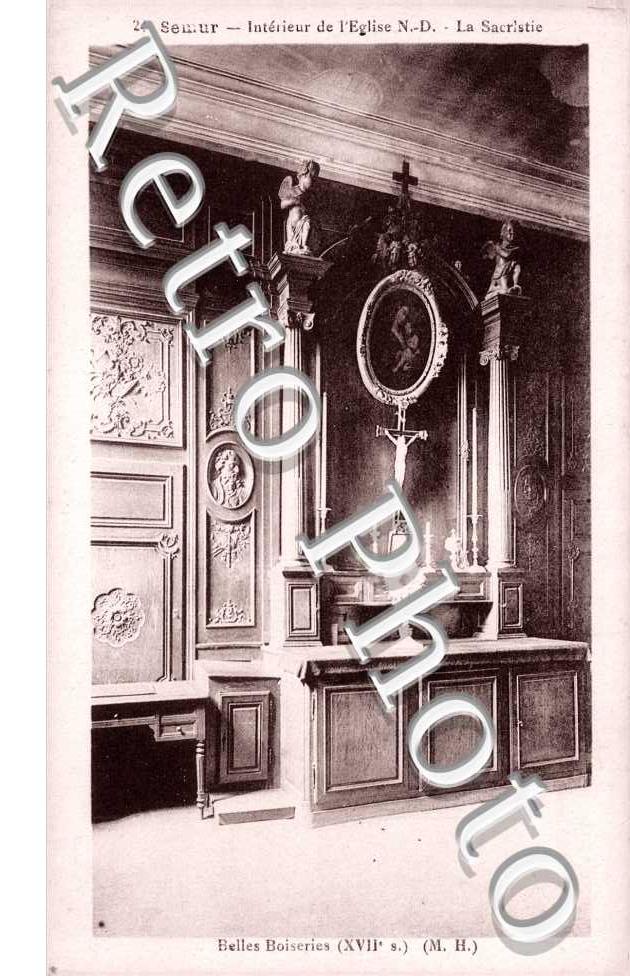 Interieur de l'eglise