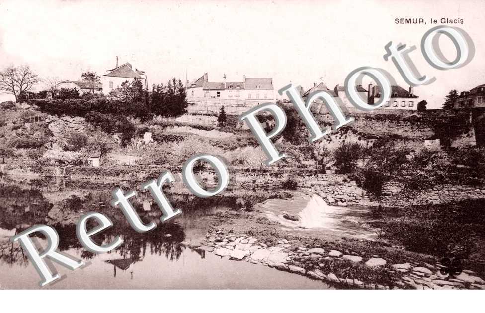 Le Glacis