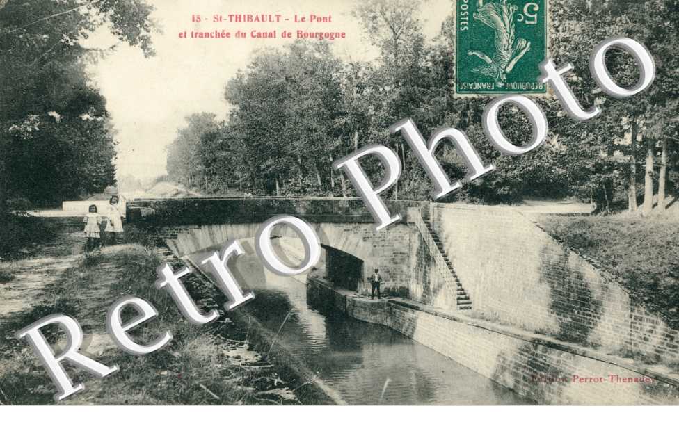 Le pont et tranchee du canal de Bourgogne