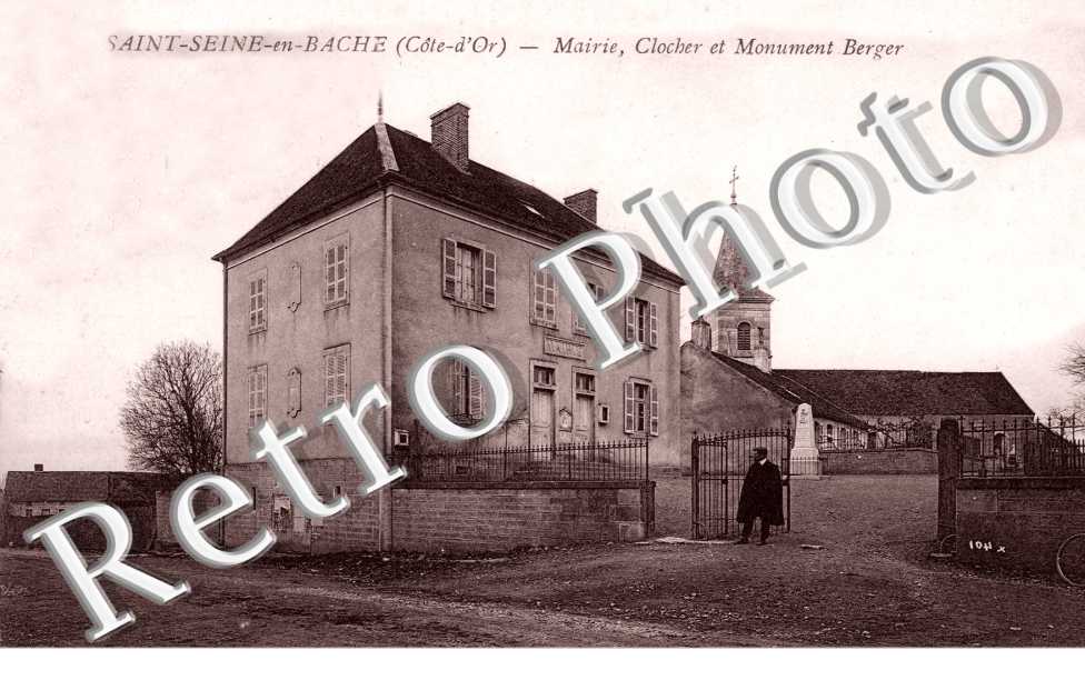 mairie clocher et monument berger