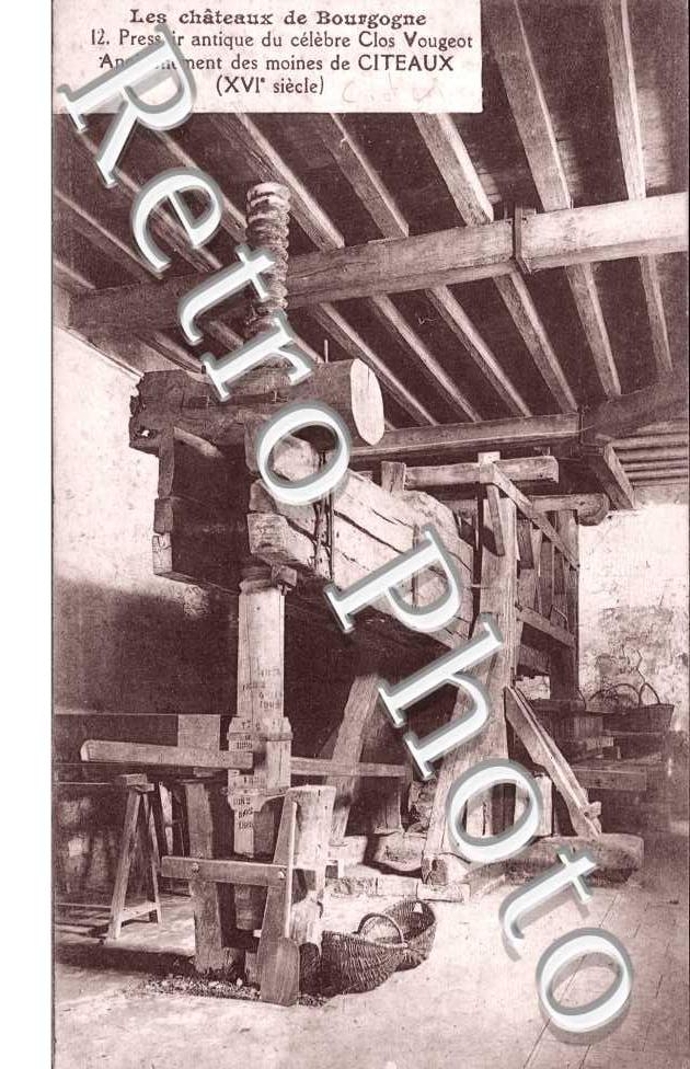 Le chateau - Pressoir antique du clos Vougeot