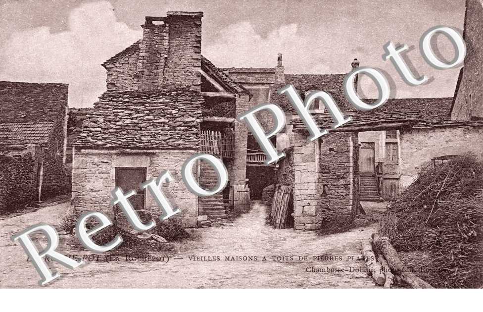 Vieilles maisons de pierres plates