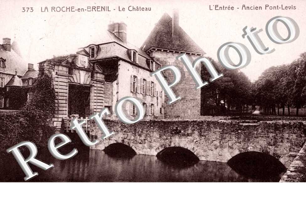 Le Chateau - Entrée et ancien Pont Levis
