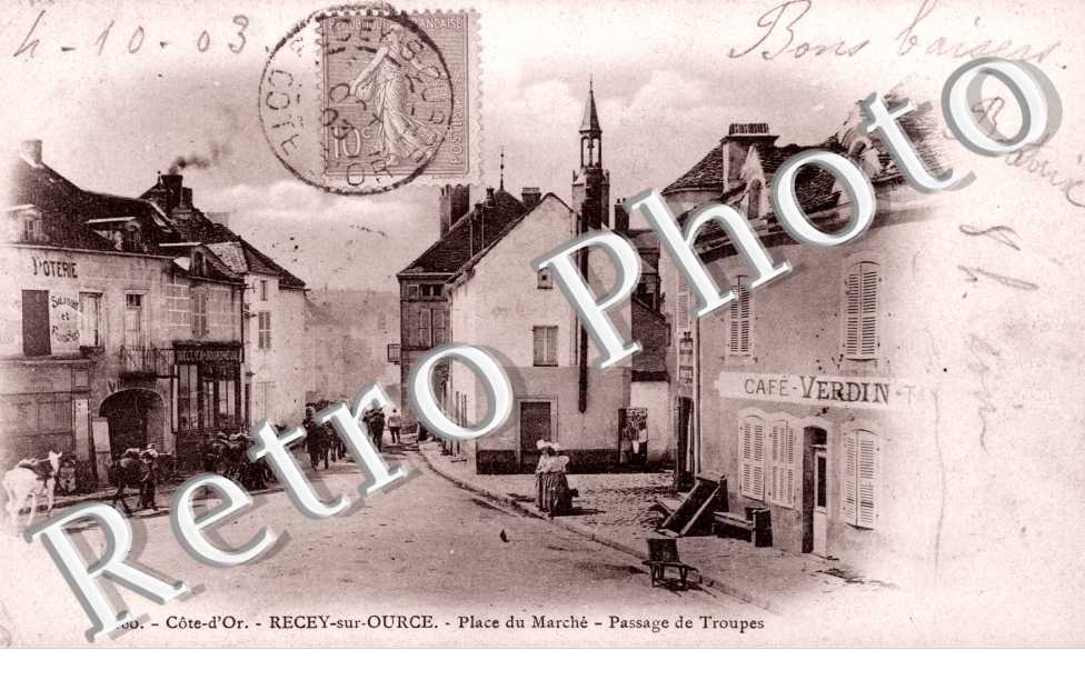 Place du marche - passage de troupes - militaires