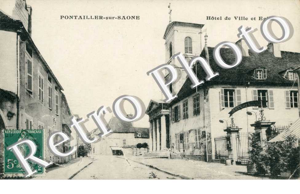 Hotel de Ville et Eglise