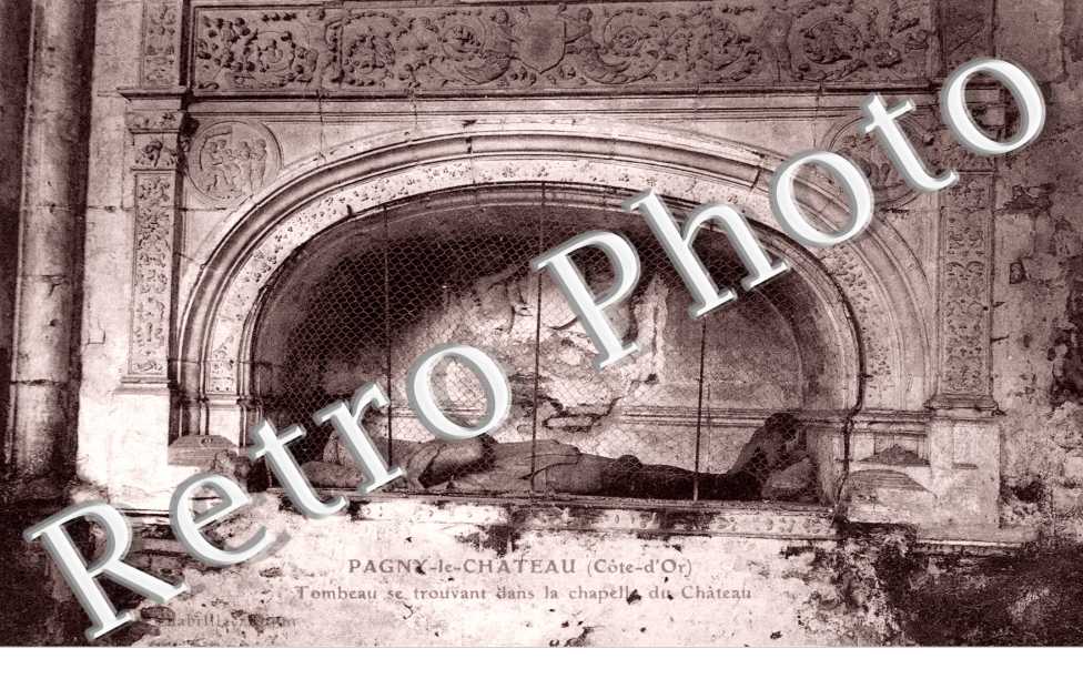 Tombeau se trouvant dans la chapelle du Chateau
