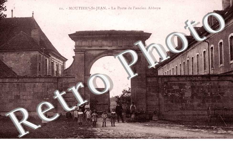 La porte de l'ancien abbaye