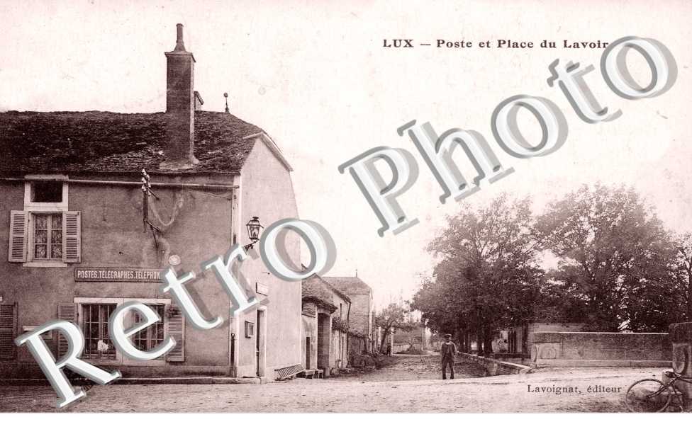 Poste et Place du Lavoir