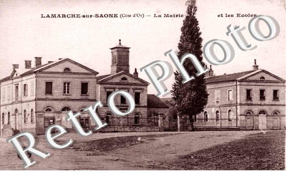 La mairie et les ecoles