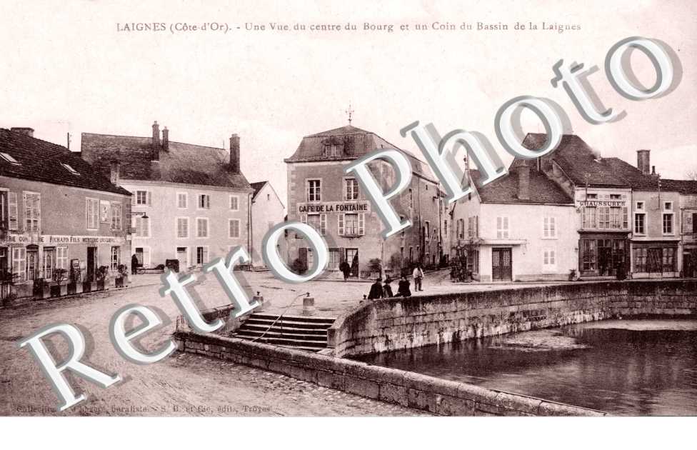 Une Vue du centre du Bourg et un Coin du Bassin de la Laignes