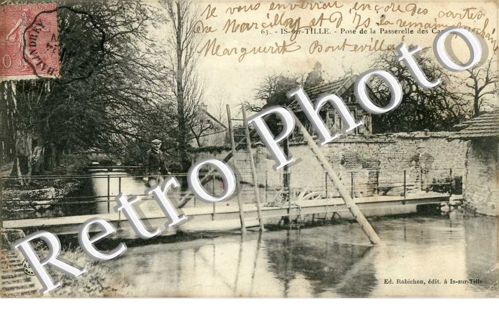 Pose de la passerelle des Capucins
