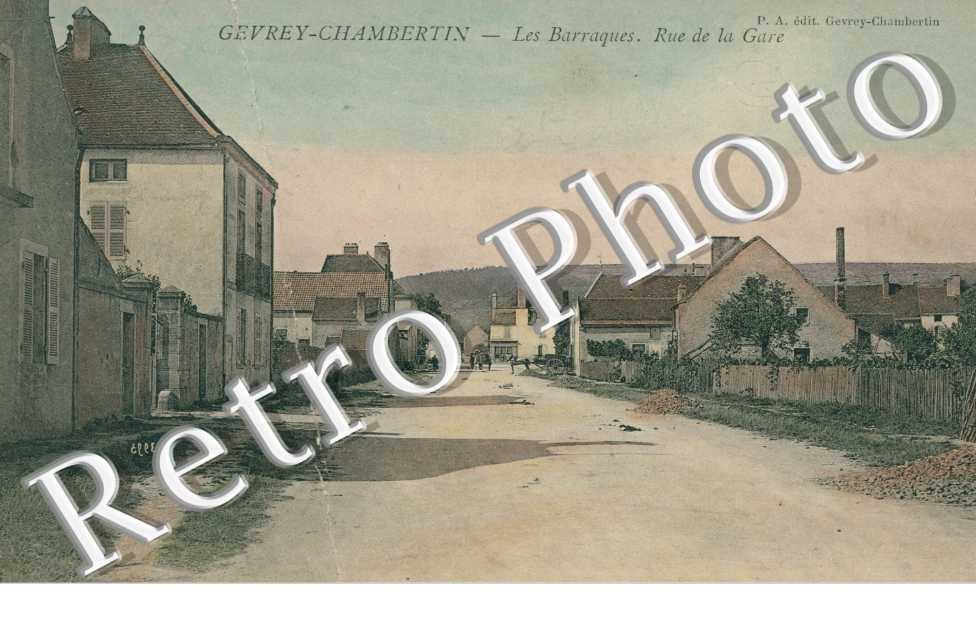Rue de la Gare, les Barraques