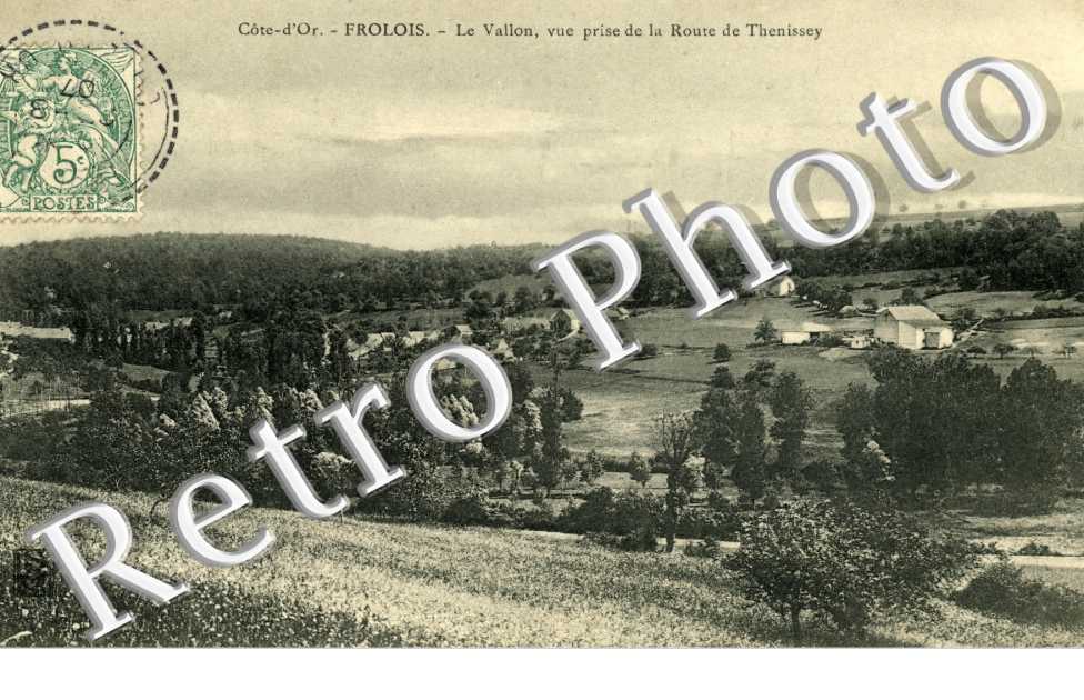 Le Vallon, vue prise de la route de Thenissey
