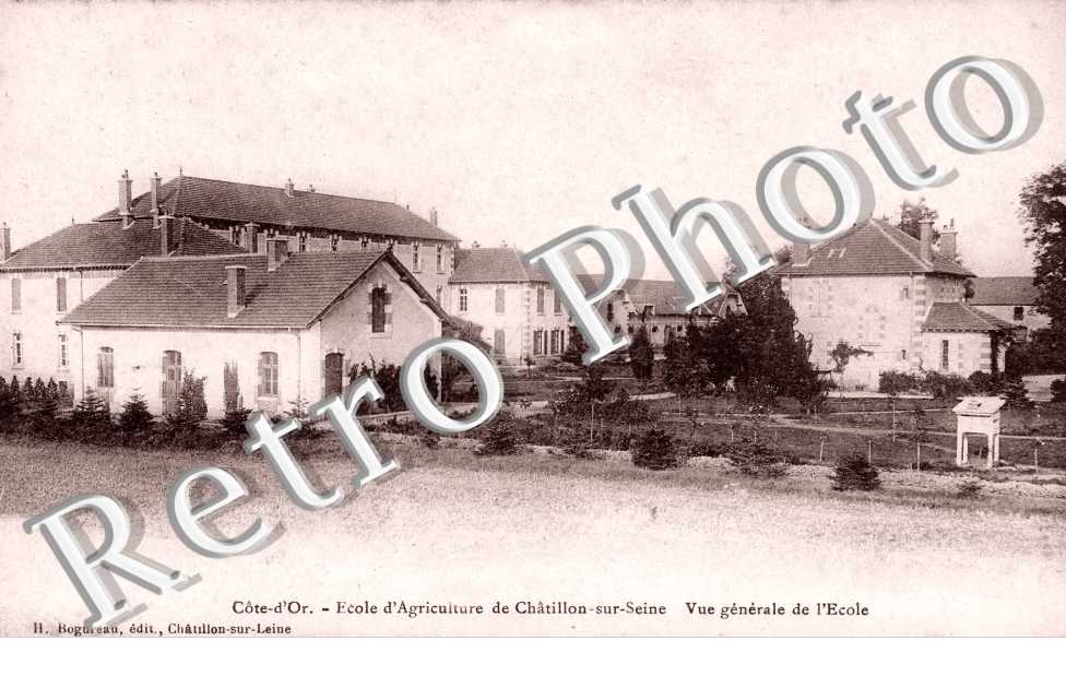 Vue generale de l'Ecole