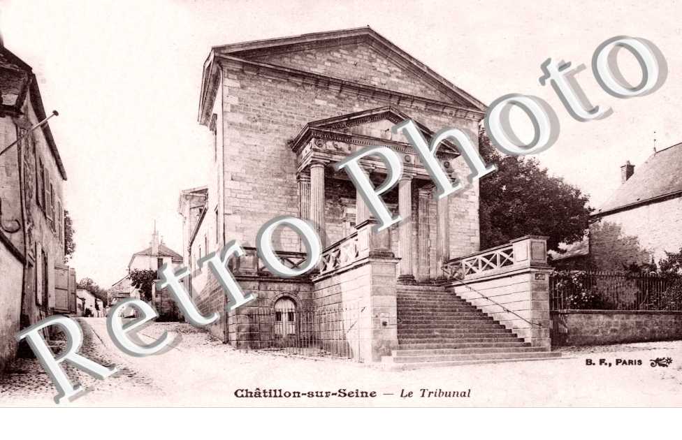 le Tribunal