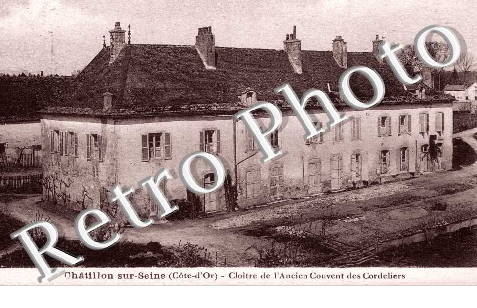 Cloitre de l'ancien couvent des Cordeliers